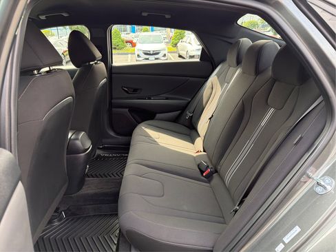 Certified 2025 Hyundai Elantra Sport FWD image 10