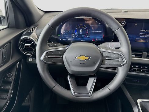 New 2026 Chevrolet Equinox LT w/ Convenience Package II AWD/4WD image 11