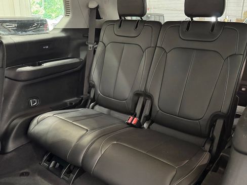 Used 2022 Jeep Grand Cherokee L Limited image 16