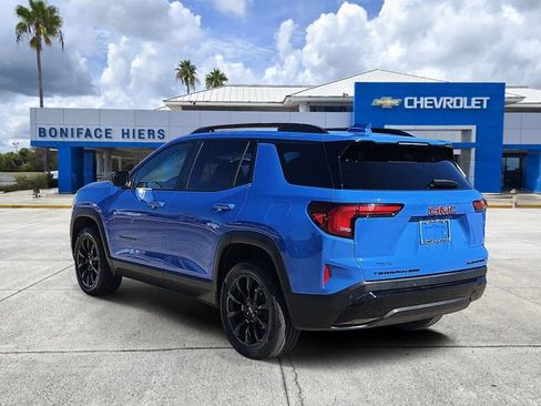 Used 2025 GMC Terrain Elevation w/ Black Edition image 3