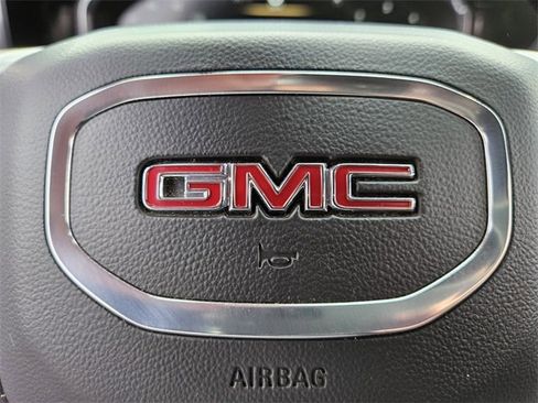 Used 2025 GMC Sierra 1500 SLT image 27