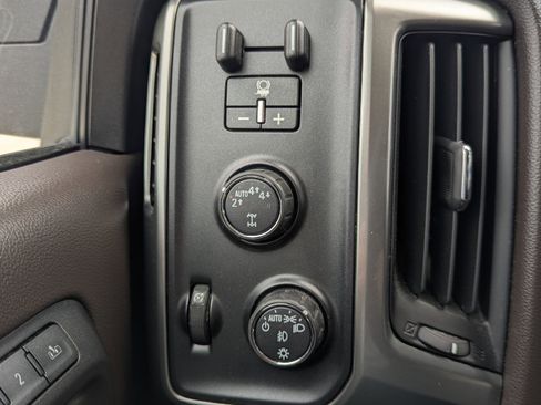 Used 2017 Chevrolet Silverado 1500 LTZ w/ Sport Package AWD/4WD image 20