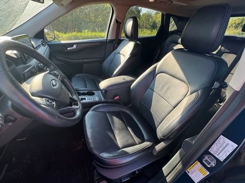 Used 2020 Ford Escape Titanium AWD/4WD image 14