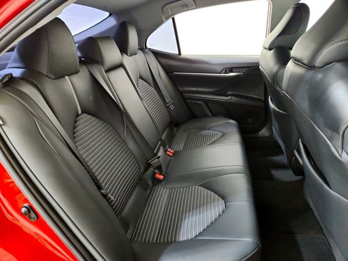 Used 2019 Toyota Camry SE image 22