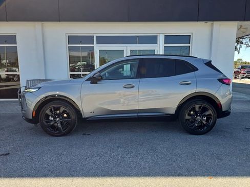 Certified 2025 Buick Envision Sport Touring image 4