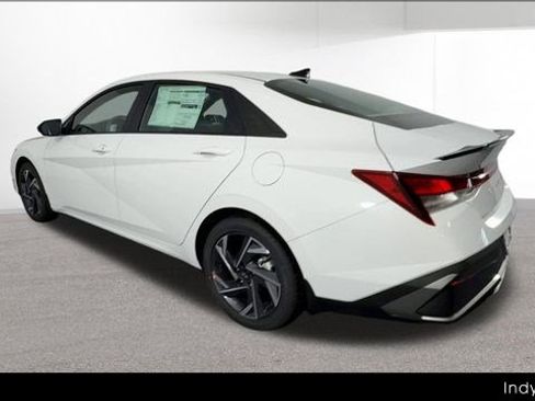 Certified 2025 Hyundai Elantra Sport FWD image 6