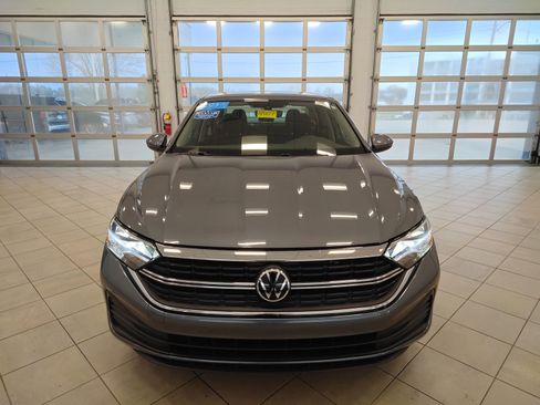 Used 2023 Volkswagen Jetta S image 9