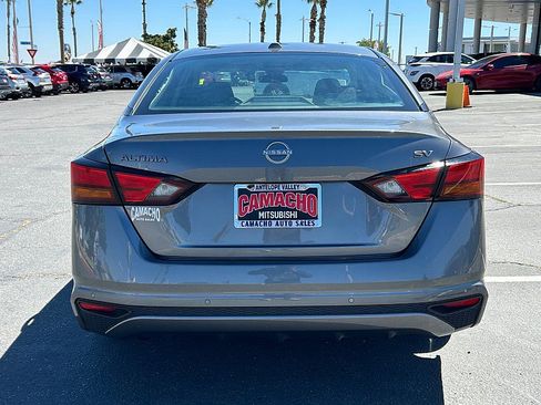 Used 2024 Nissan Altima 2.5 SV FWD image 9