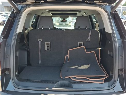Used 2023 GMC Acadia AT4 w/ Technology Package AWD/4WD image 30