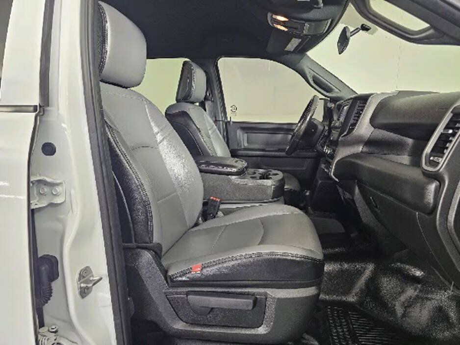 Used 2022 RAM 2500 Tradesman w/ Chrome Appearance Group AWD/4WD image 18