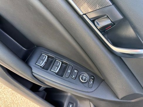 Used 2019 Honda Accord Sport image 11