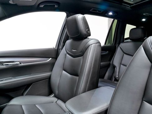 Used 2022 Cadillac XT6 Luxury FWD image 14