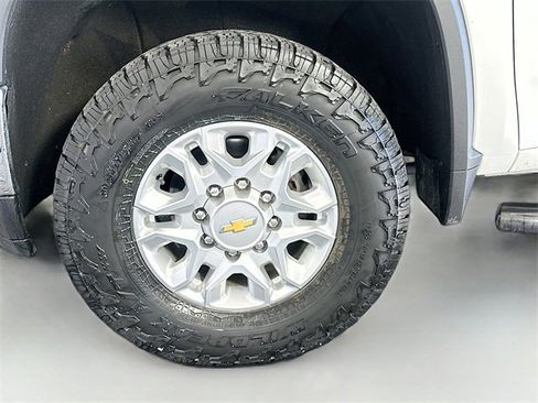 Used 2021 Chevrolet Silverado 2500 LTZ w/ LTZ Plus Package image 29