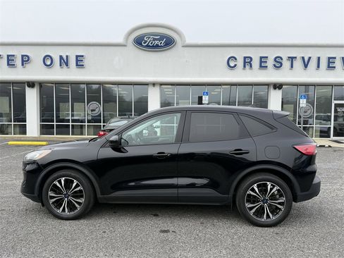 Used 2022 Ford Escape SE w/ SE Sport Appearance Package image 8