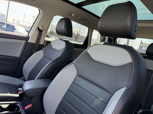 Used 2023 Volkswagen Taos SEL image 11