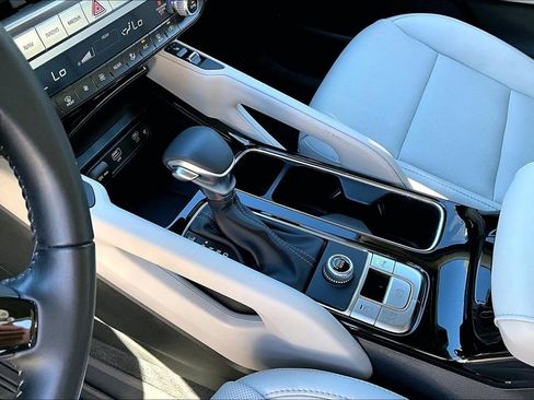 Certified 2024 Kia Telluride S image 10