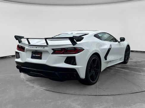 Used 2021 Chevrolet Corvette Stingray Premium Cpe w/ Z51 Performance Package RWD image 3