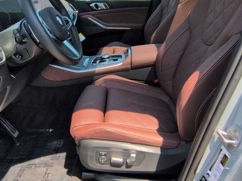Used 2026 BMW X5 xDrive40i w/ M Sport Package AWD/4WD image 17