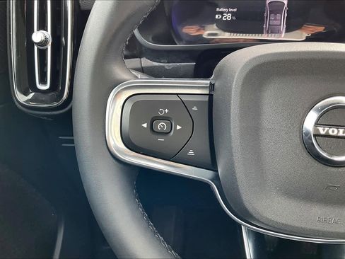 Used 2023 Volvo C40 P8 Recharge Ultimate image 21