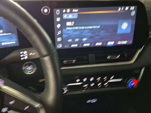 Used 2025 Chevrolet Equinox LT w/ Safety and Technology Package FWD image 15