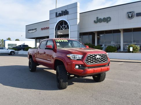 Used 2020 Toyota Tacoma TRD Sport w/ Technology Package image 1
