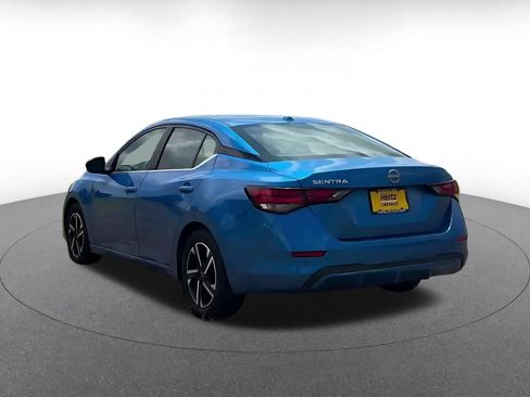 Used 2025 Nissan Sentra SV FWD image 9