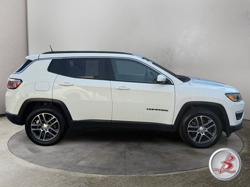 Used 2018 Jeep Compass Latitude w/ Popular Equipment Group FWD image 8