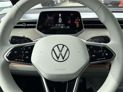 New 2025 Volkswagen ID. Buzz 1st Edition image 10