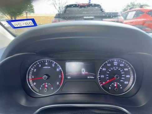 Used 2023 Kia Forte LXS w/ LXS Technology Package image 5