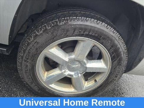 Used 2013 Chevrolet Avalanche LTZ image 15