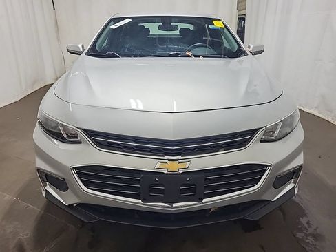 Used 2018 Chevrolet Malibu LT FWD image 3