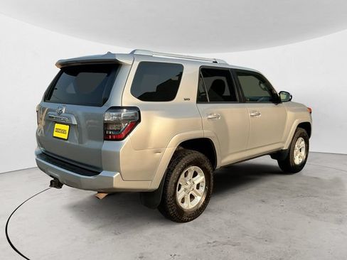 Used 2015 Toyota 4Runner SR5 AWD/4WD image 5
