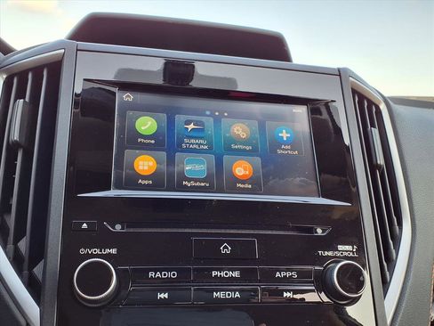 Used 2023 Subaru Crosstrek 2.0i Premium image 4