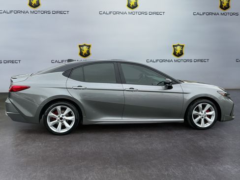 Used 2025 Toyota Camry XSE FWD image 4