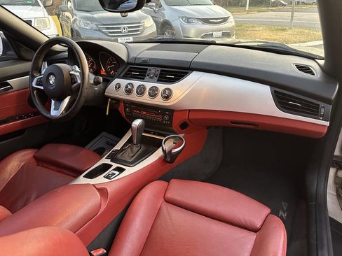 Used 2011 BMW Z4 sDrive30i image 13