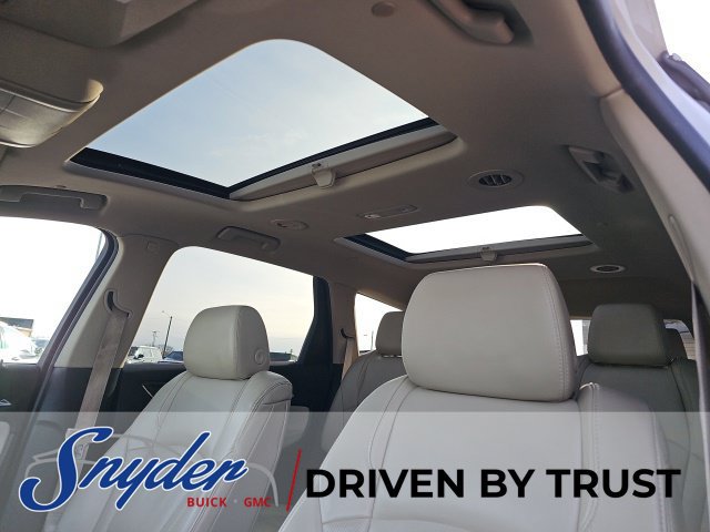 Used 2018 Buick Enclave Premium w/ Experience Buick Package FWD image 11