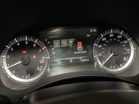 Used 2023 Toyota Highlander XLE image 19