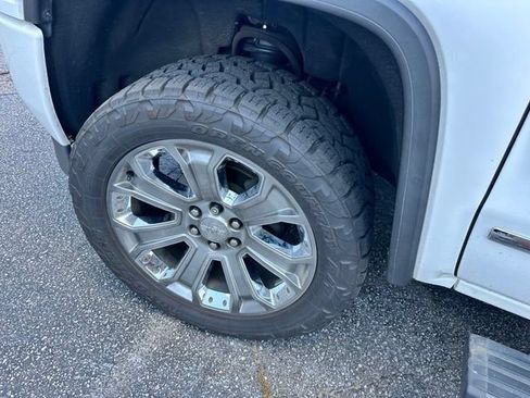 Used 2018 GMC Sierra 1500 Denali w/ Denali Ultimate Package AWD/4WD image 22