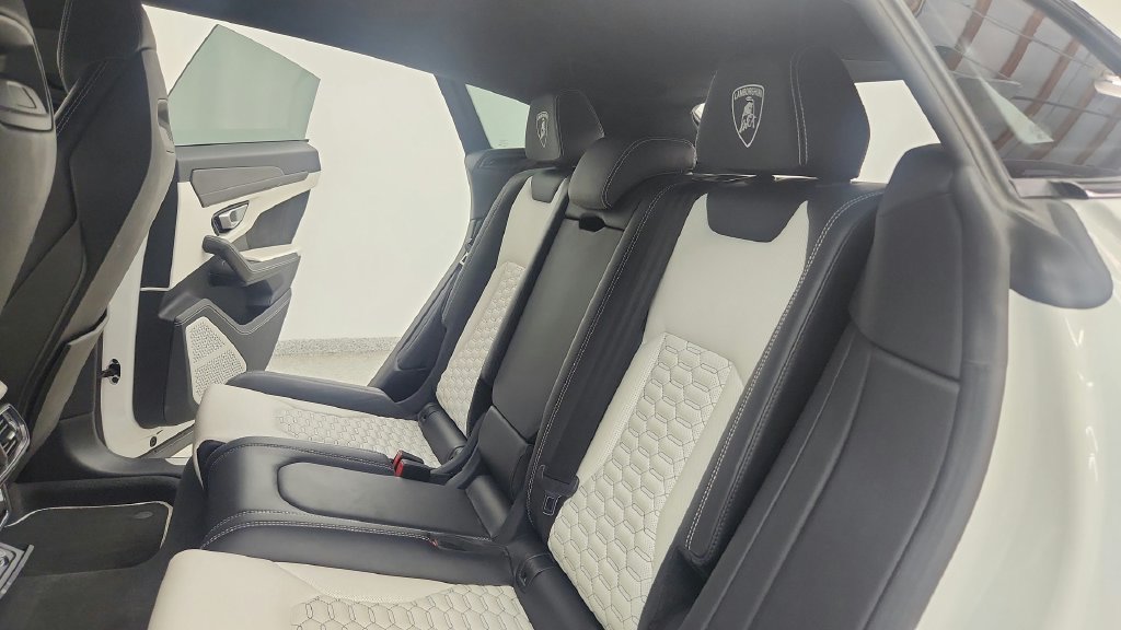Used 2019 Lamborghini Urus AWD/4WD image 56