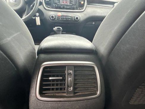 Used 2016 Kia Sorento LX FWD image 17