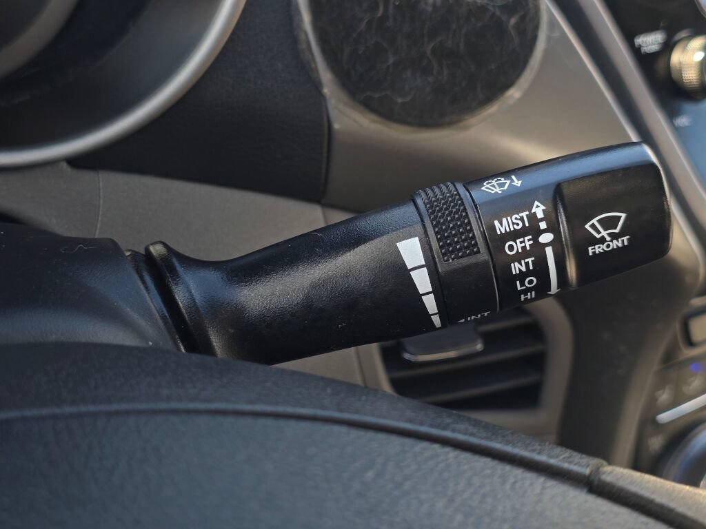 Used 2013 Hyundai Elantra GLS FWD image 24