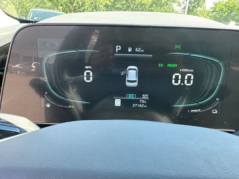 Used 2024 Kia Niro EX Touring FWD image 29