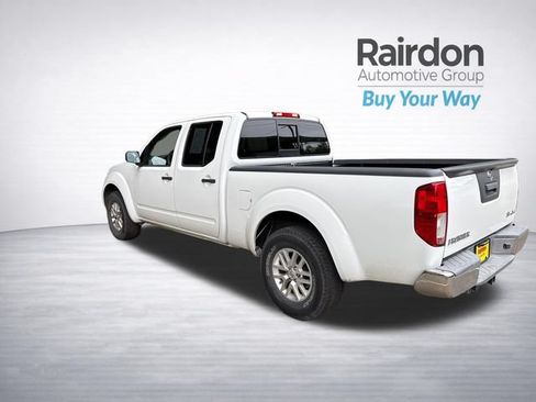 Used 2015 Nissan Frontier SV AWD/4WD image 5