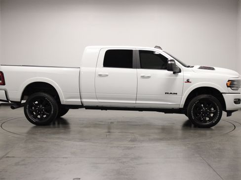 Used 2024 RAM 2500 Limited AWD/4WD image 9