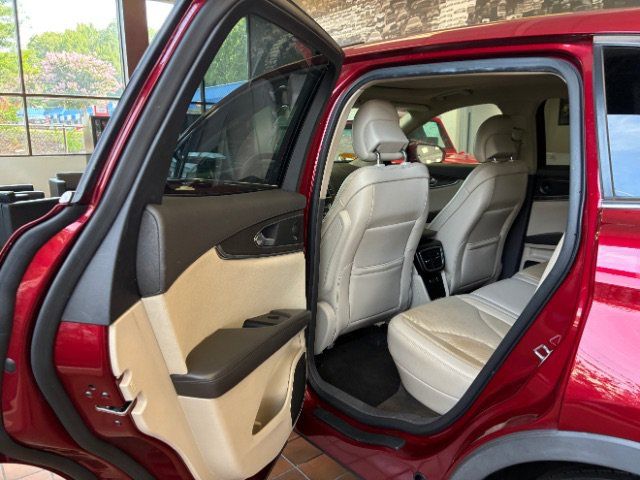 Used 2019 Lincoln Nautilus Reserve AWD/4WD image 23