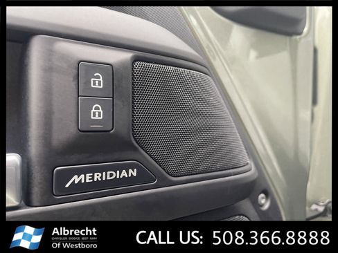 Used 2025 Land Rover Defender 110 S image 30