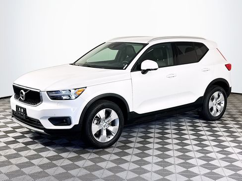 Used 2022 Volvo XC40 T5 Momentum AWD/4WD image 4