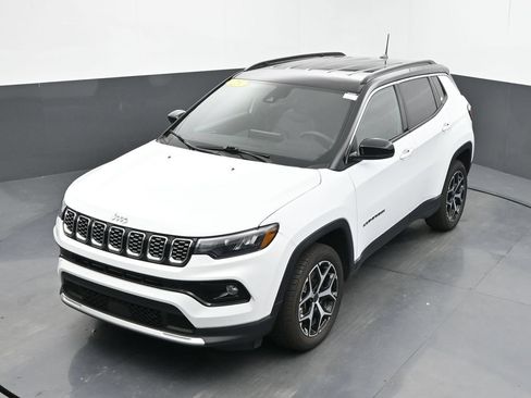 Used 2025 Jeep Compass Limited AWD/4WD image 41