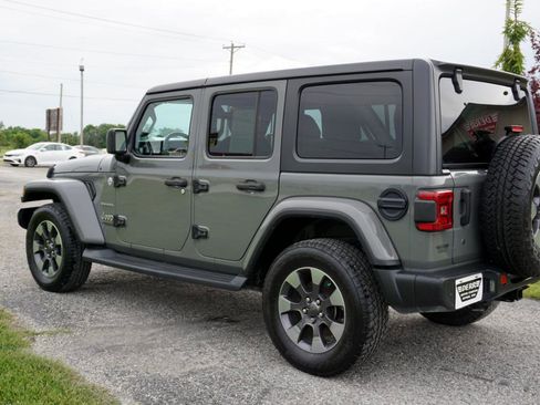 Used 2018 Jeep Wrangler Unlimited Sahara AWD/4WD image 21