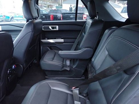 Certified 2022 Ford Explorer XLT w/ Equipment Group 202A image 18